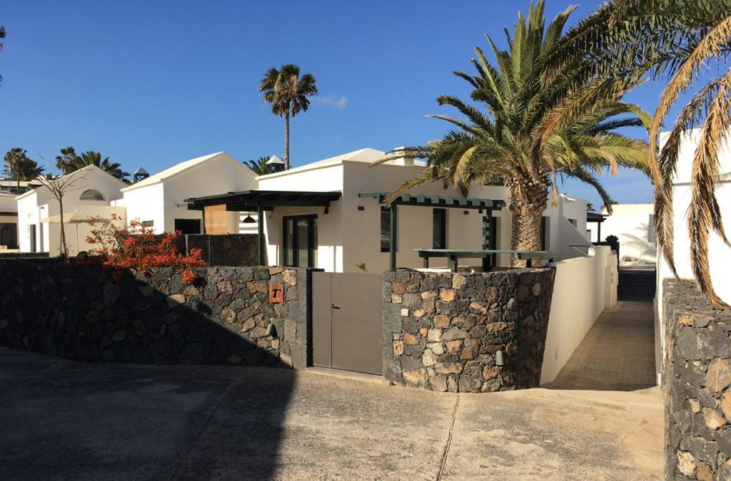 Bungalow Goa Pool View, Playa Roca Residence Sea Front Access - Free Ac - Wifi Costa Teguise Εξωτερικό φωτογραφία