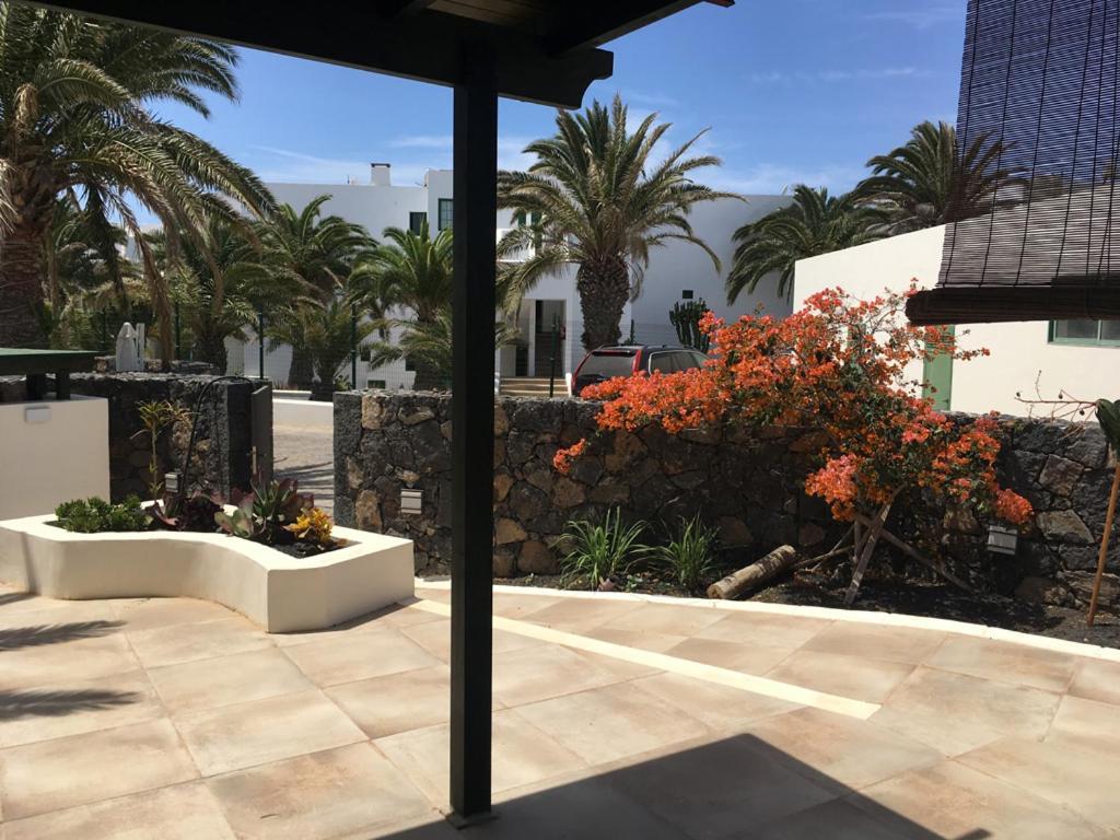Bungalow Goa Pool View, Playa Roca Residence Sea Front Access - Free Ac - Wifi Costa Teguise Εξωτερικό φωτογραφία