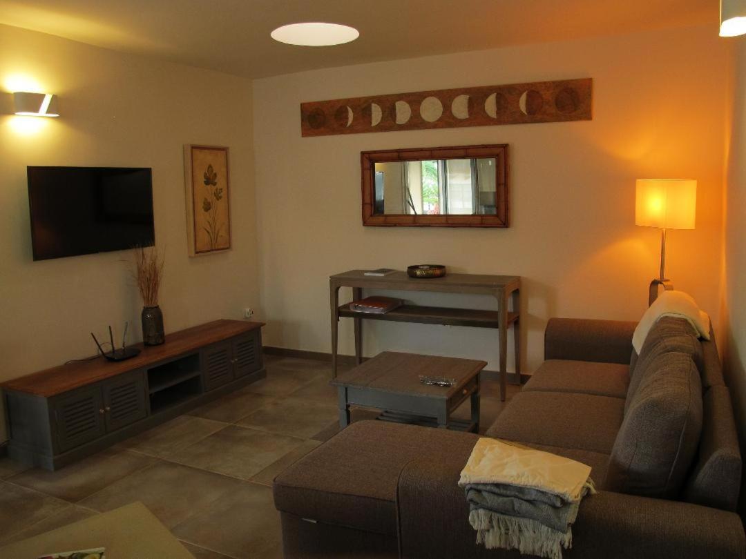 Bungalow Goa Pool View, Playa Roca Residence Sea Front Access - Free Ac - Wifi Costa Teguise Εξωτερικό φωτογραφία