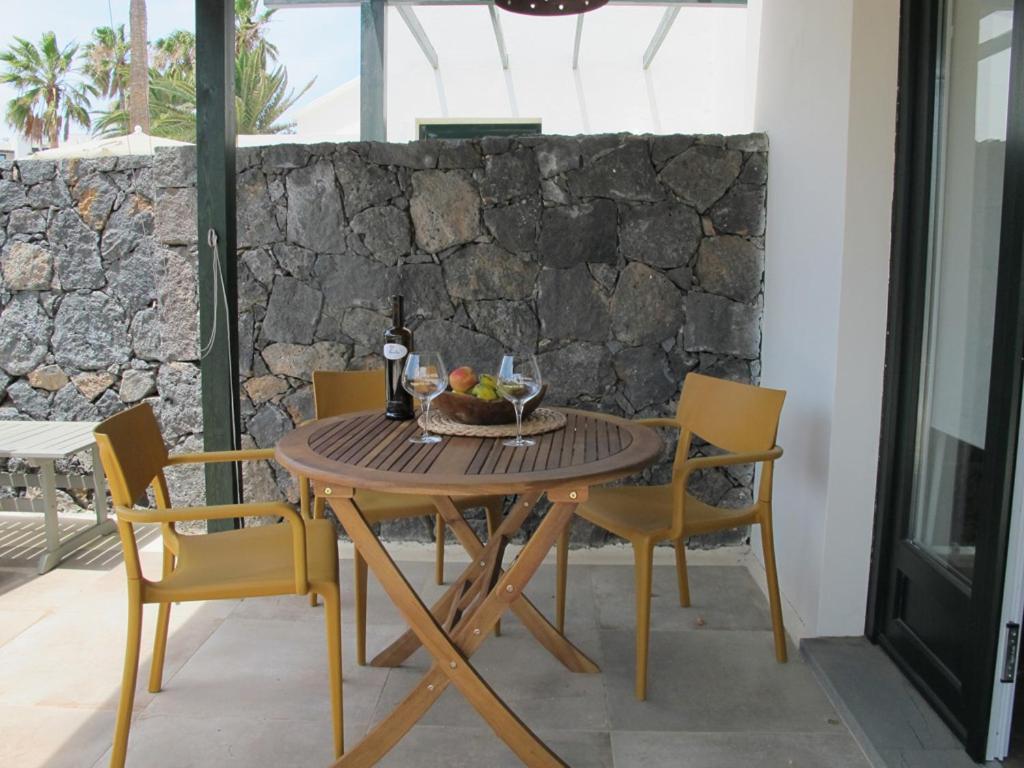 Bungalow Goa Pool View, Playa Roca Residence Sea Front Access - Free Ac - Wifi Costa Teguise Εξωτερικό φωτογραφία
