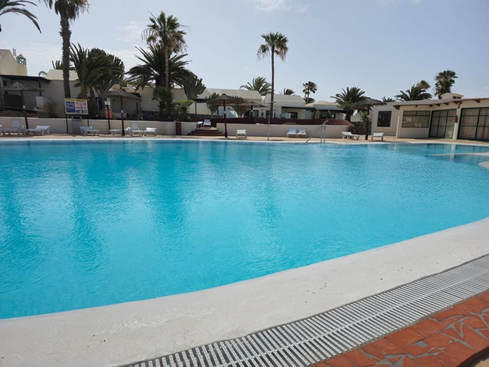 Bungalow Goa Pool View, Playa Roca Residence Sea Front Access - Free Ac - Wifi Costa Teguise Εξωτερικό φωτογραφία